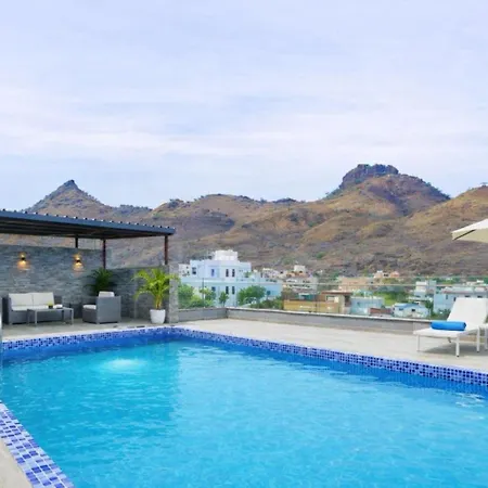 Mangal Hotel & Resorts Pool-2
